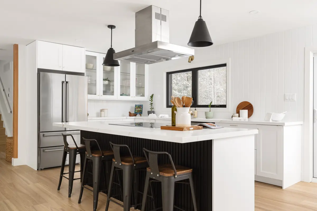 1290 Cedar LN, Bracebridge, ON P1L 1W9