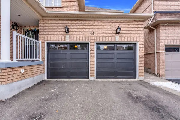 45 Heatherdale DR, Brampton, ON L7A 2H4