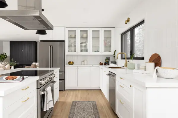 1290 Cedar LN, Bracebridge, ON P1L 1W9