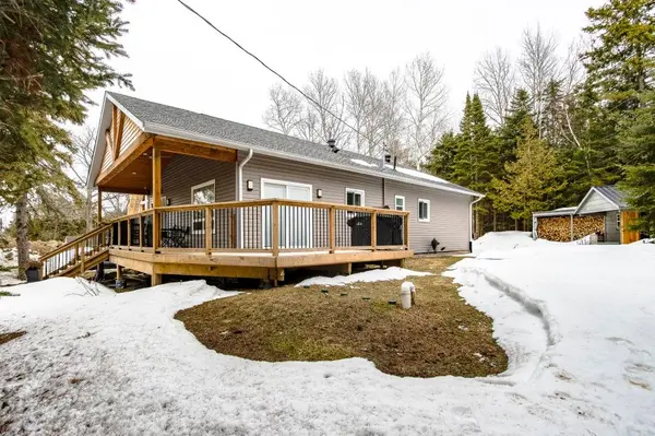 31 Earldom BLVD, Tay, ON L0K 1R0