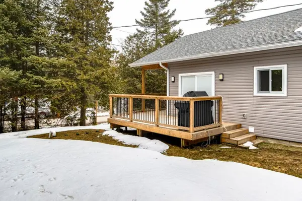 31 Earldom BLVD, Tay, ON L0K 1R0