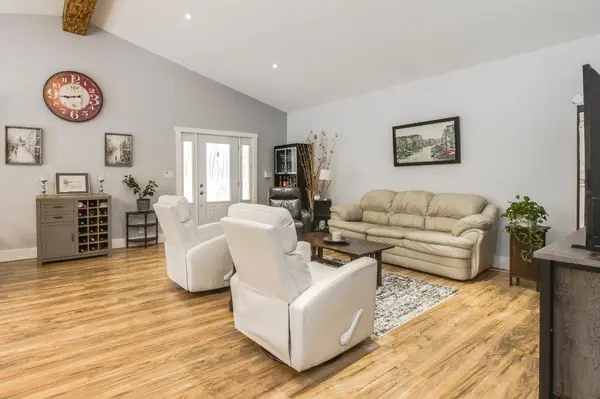 31 Earldom BLVD, Tay, ON L0K 1R0