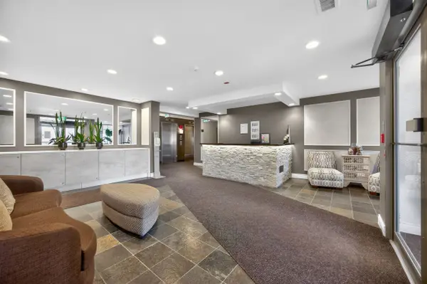 2495 Dundas ST W #620, Toronto W02, ON M6P 1X4