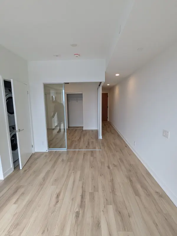 1660 Bloor ST W #906, Toronto W02, ON M6P 0C6