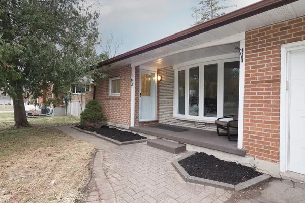 163 Pinegrove CRES, Waterloo, ON N2L 4T9