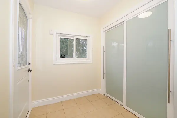 163 Pinegrove CRES, Waterloo, ON N2L 4T9