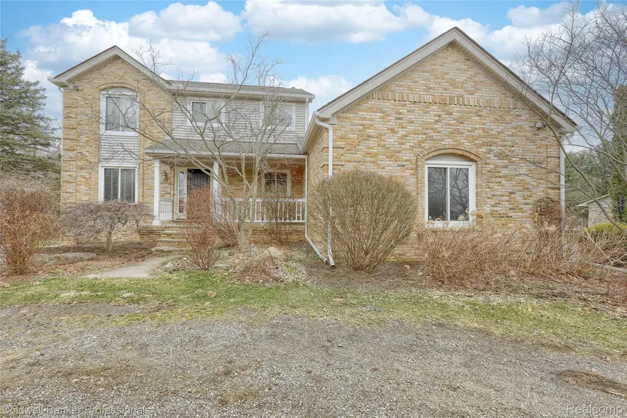 1581 Old Plank RD, Milford Village, MI 48381