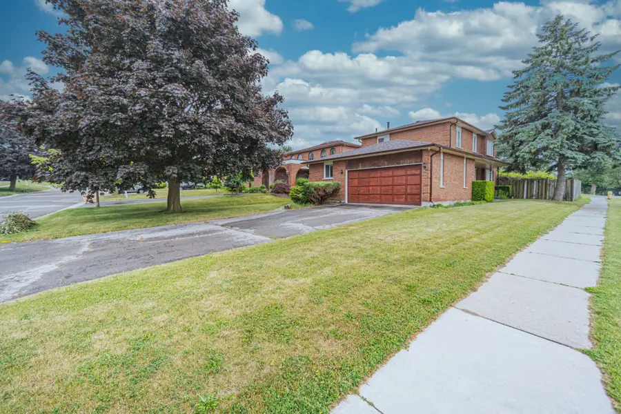 217 Waverly ST N, Oshawa, ON L1J 7C7