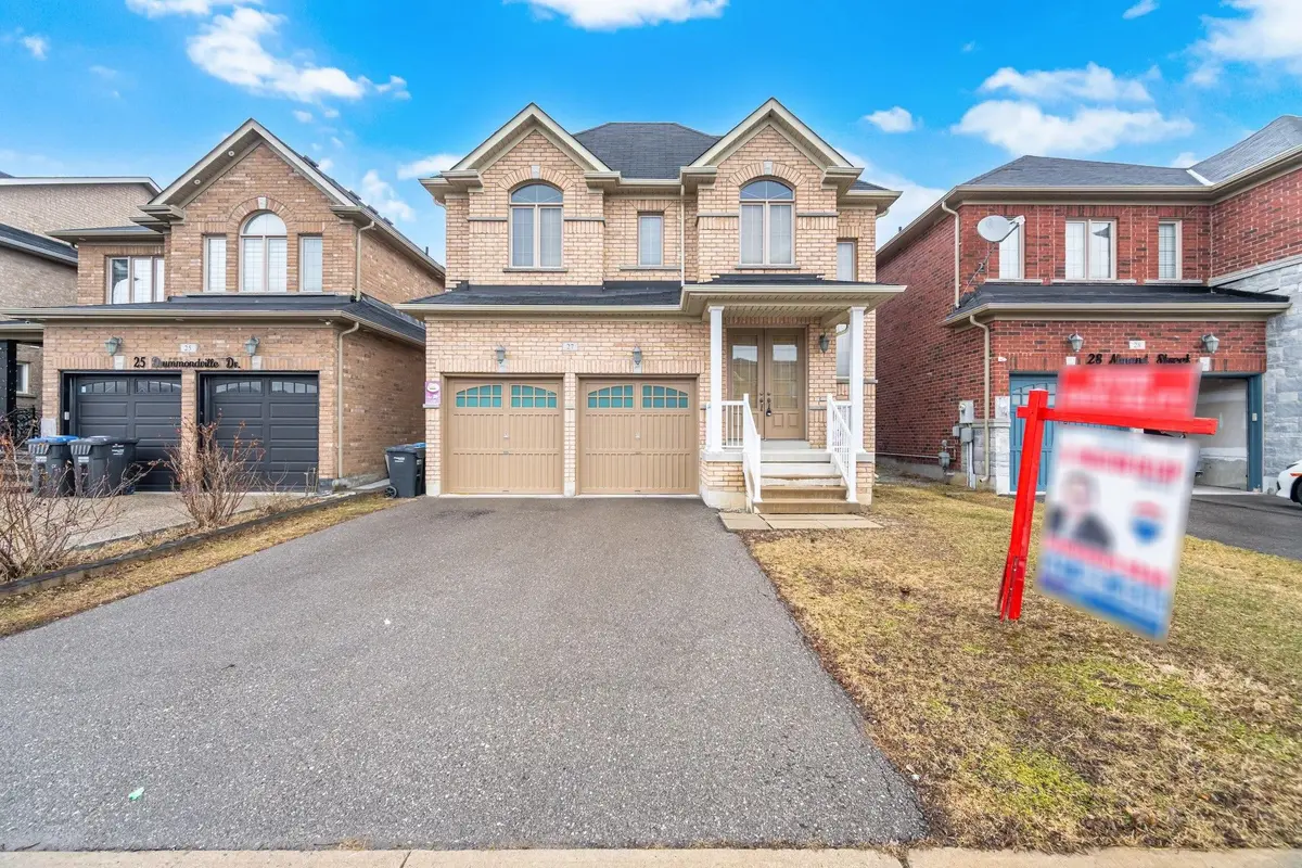 27 Drummondville DR, Brampton, ON L6P 3S5