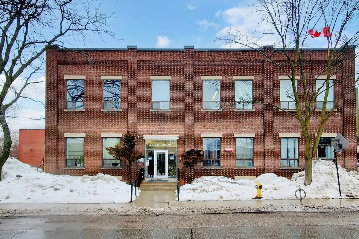 258 Wallace AVE #209, Toronto W02, ON M6P 3M9