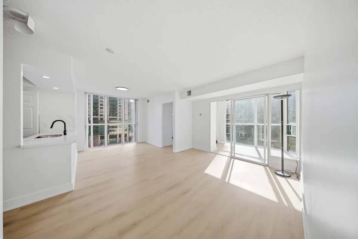 265 Enfield PL #510, Mississauga, ON L5B 3Y7