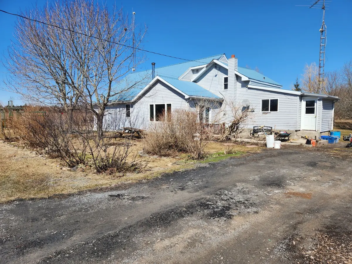 159 Simpson RD, Prince Edward County, ON K0K 1P0