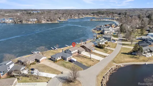 340 Angola ST, Wolverine Lake Village, MI 48390