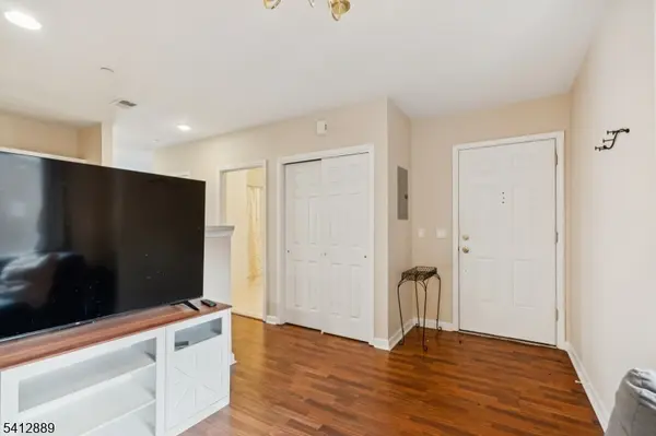 368 Rector St #408, Perth Amboy City, NJ 08861