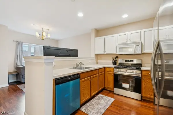 368 Rector St #408, Perth Amboy City, NJ 08861