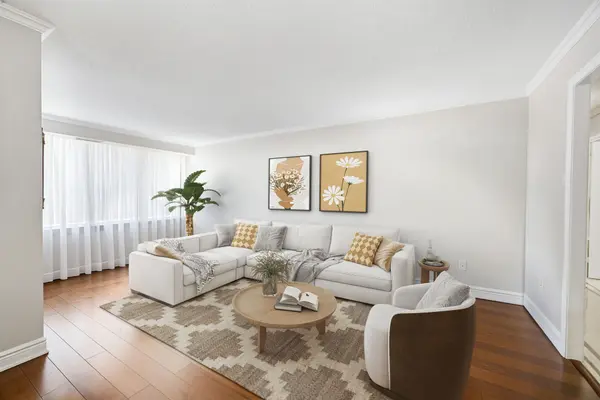 19 Lower Village Gate #507, Toronto C03, ON M5P 3L9