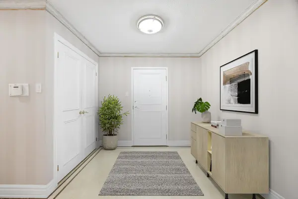 19 Lower Village Gate #507, Toronto C03, ON M5P 3L9