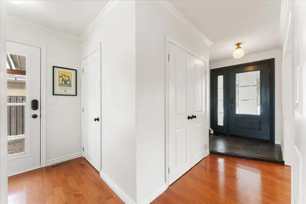 820 Sanok DR, Pickering, ON L1W 2R2