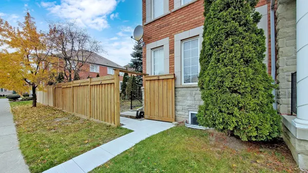 30 Williamson DR W #Bsmt, Ajax, ON L1T 4M8