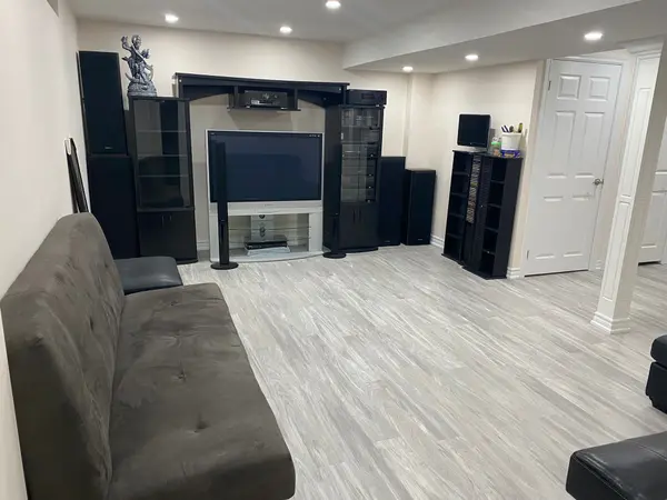 159 Warnford CIR, Ajax, ON L1T 0J4