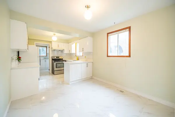 217 Waverly ST N, Oshawa, ON L1J 7C7