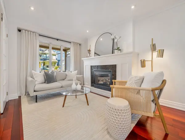 137 Willow AVE, Toronto E02, ON M4E 3K4