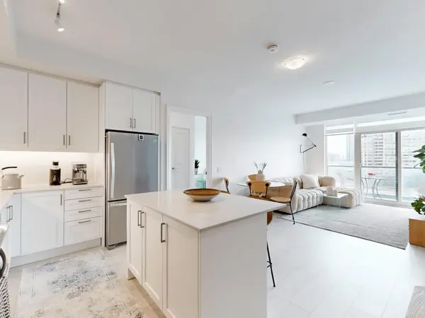 20 Gatineau DR #706, Vaughan, ON L4J 0L2