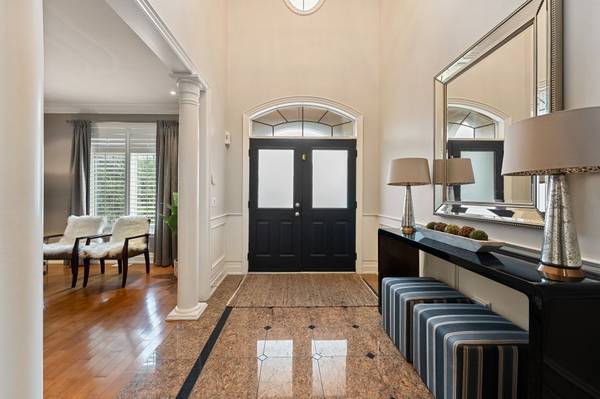 112 Tyler ST, Aurora, ON L4G 2N3