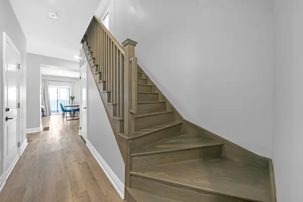 1 Stonehart LN #22, Barrie, ON L4M 7E8