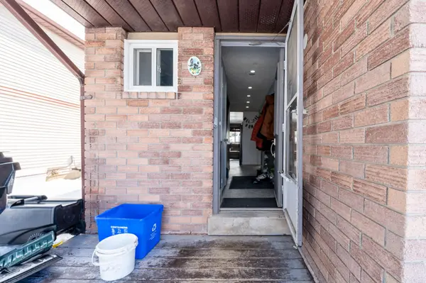 35 Corbett DR, Barrie, ON L4M 5S9