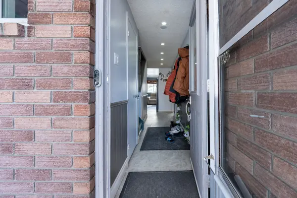 35 Corbett DR, Barrie, ON L4M 5S9