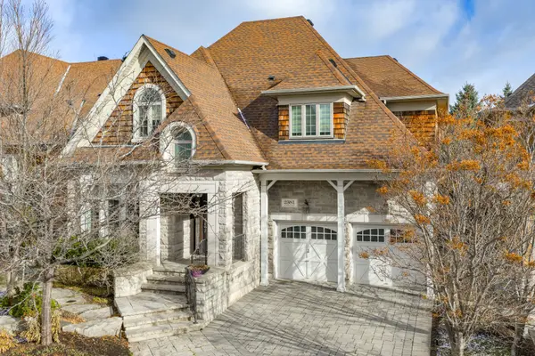 2381 Gamble RD, Oakville, ON L6H 7V6