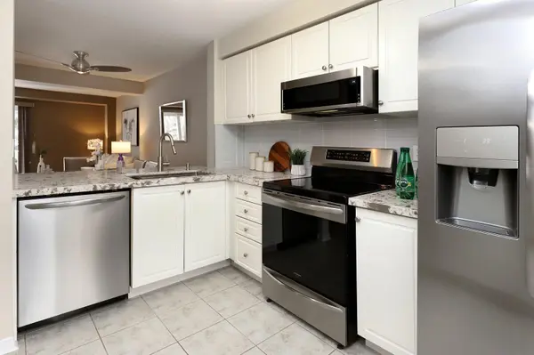 1575 South Parade CT #67, Mississauga, ON L5M 6E9