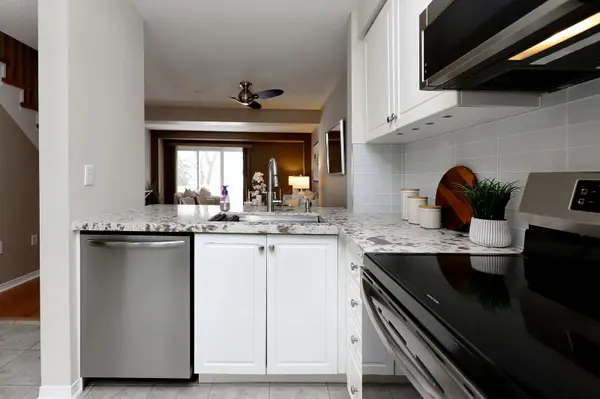 1575 South Parade CT #67, Mississauga, ON L5M 6E9