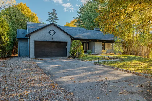 877 Kingsway DR, Burlington, ON L7T 3H8