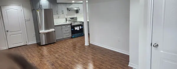 15 Nina PL, Brampton, ON L7A 2E4