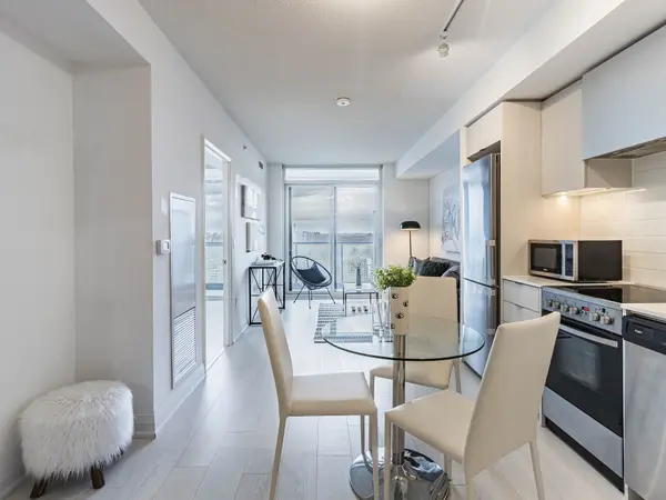 30 Gibbs RD #2610, Toronto W08, ON M9B 0E4