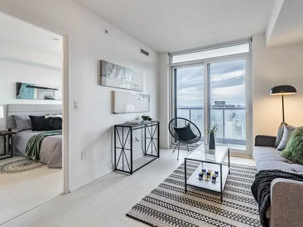 30 Gibbs RD #2610, Toronto W08, ON M9B 0E4