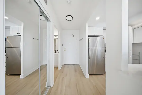 265 Enfield PL #510, Mississauga, ON L5B 3Y7