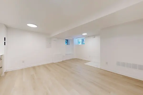 168 Pearson AVE #Lower Unit, Toronto W01, ON M6R 1G5