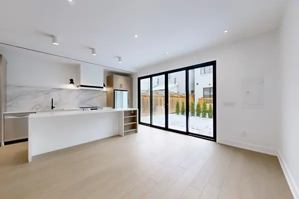 168 Pearson AVE #Laneway House, Toronto W01, ON M6R 1G5