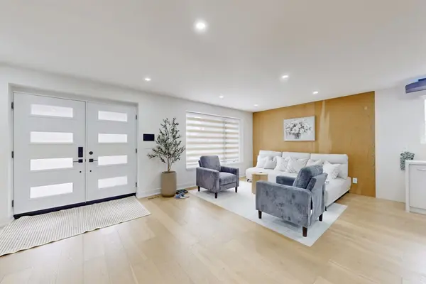 26 Farley CRES, Toronto W09, ON M9R 2A6