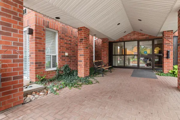 3 HERITAGE WAY #306, Kawartha Lakes, ON K9V 5Z1