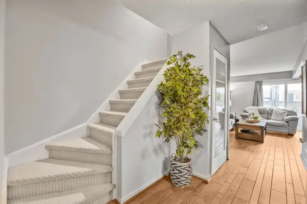 1 Aspen CT, Hamilton, ON L8B 0A7