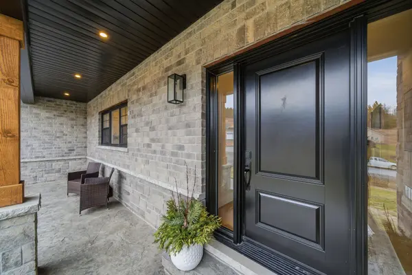 8 Archibald CT, Hamilton Township, ON K0K 1C0