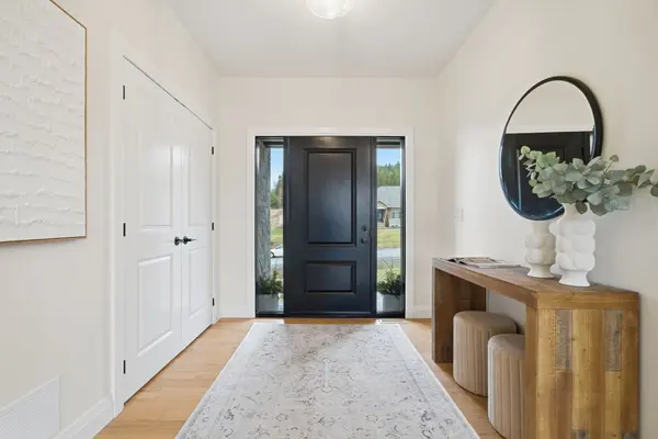 8 Archibald CT, Hamilton Township, ON K0K 1C0