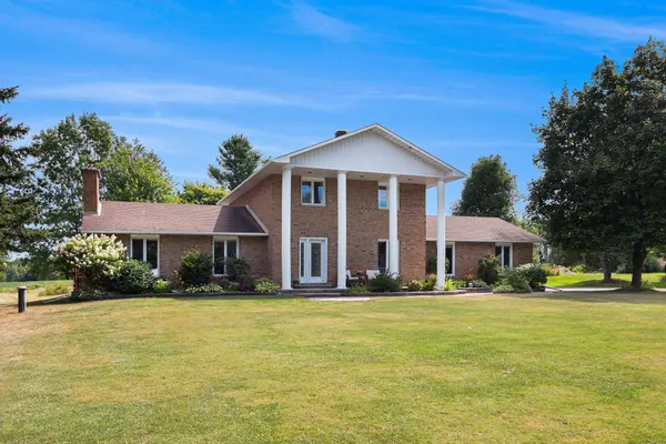 1139 St Joseph RD, Russell, ON K0A 1W0