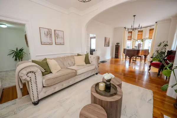 201 Bridge ST W, Greater Napanee, ON K7R 2E5