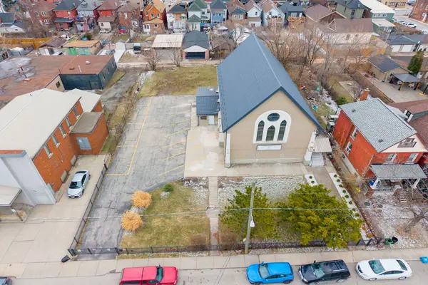 50 Earl ST, Hamilton, ON L8L 6L2