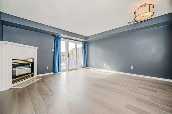 266 Limeridge RD E #7, Hamilton, ON L9A 2S7